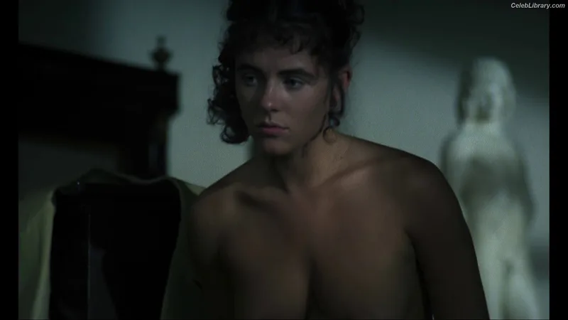 Elizabeth Hurley photo 8 of 823