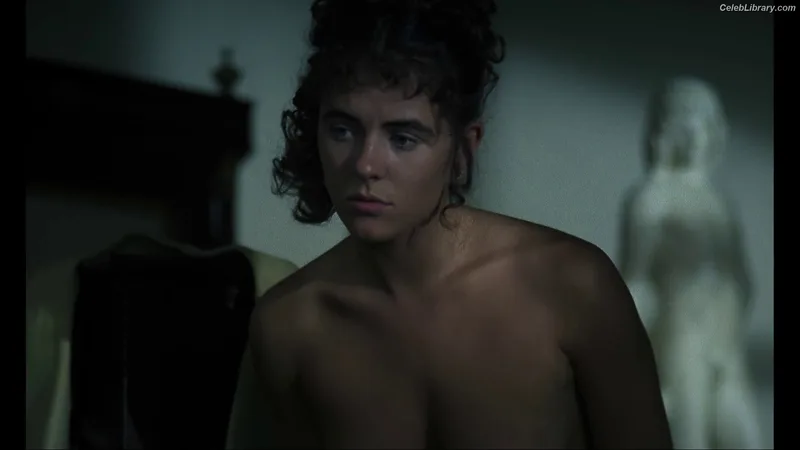 Elizabeth Hurley photo 9 of 823