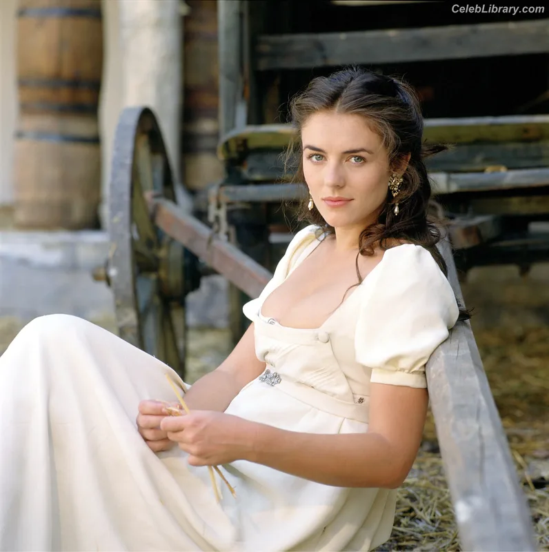 Elizabeth Hurley photo 20 of 823