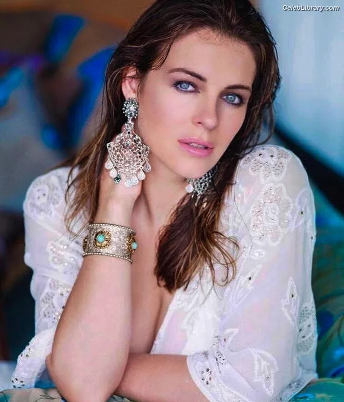 Elizabeth Hurley photo 21 of 823