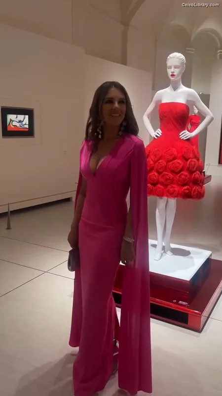 Elizabeth Hurley photo 22 of 823