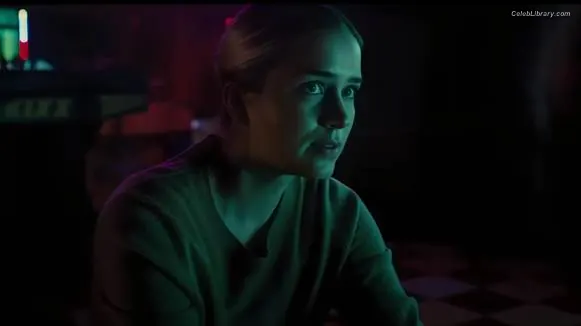 Elizabeth Lail photo 1 of 190