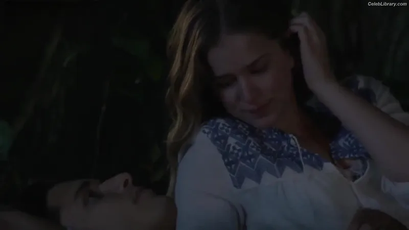 Elizabeth Lail photo 3 of 190