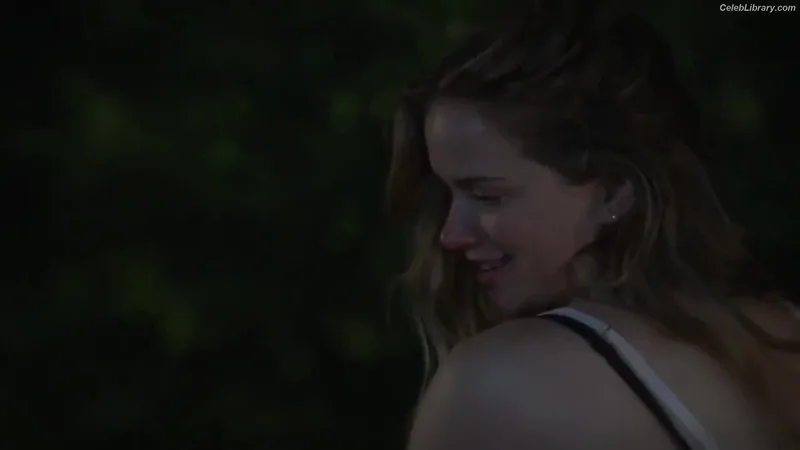 Elizabeth Lail photo 5 of 190