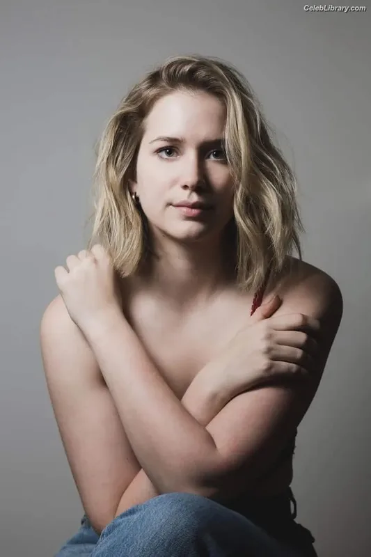 Elizabeth Lail photo 21 of 190