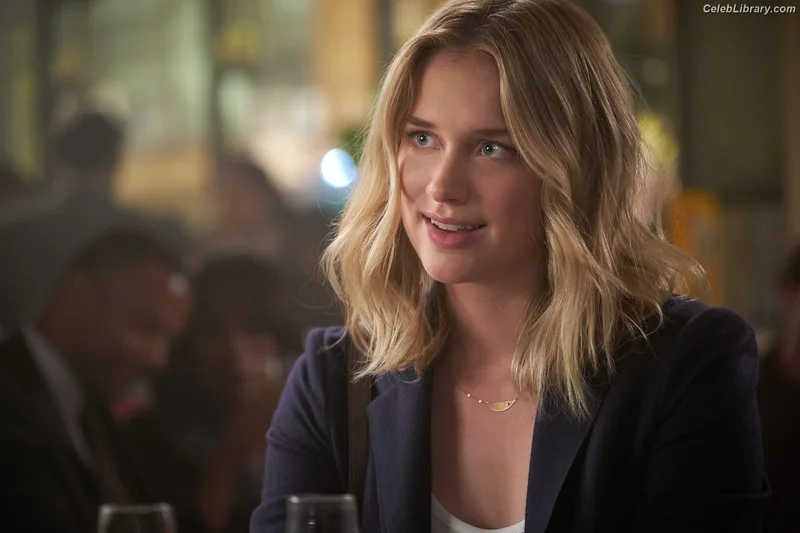 Elizabeth Lail photo 4 of 190