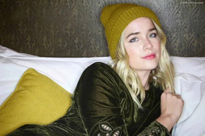 Elizabeth Lail photo 10 of 190