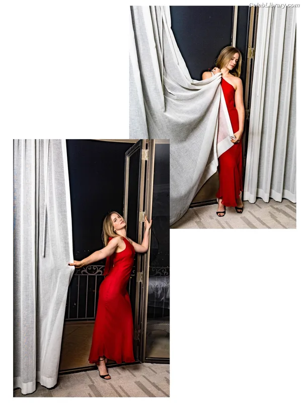 Elizabeth Lail photo 11 of 190