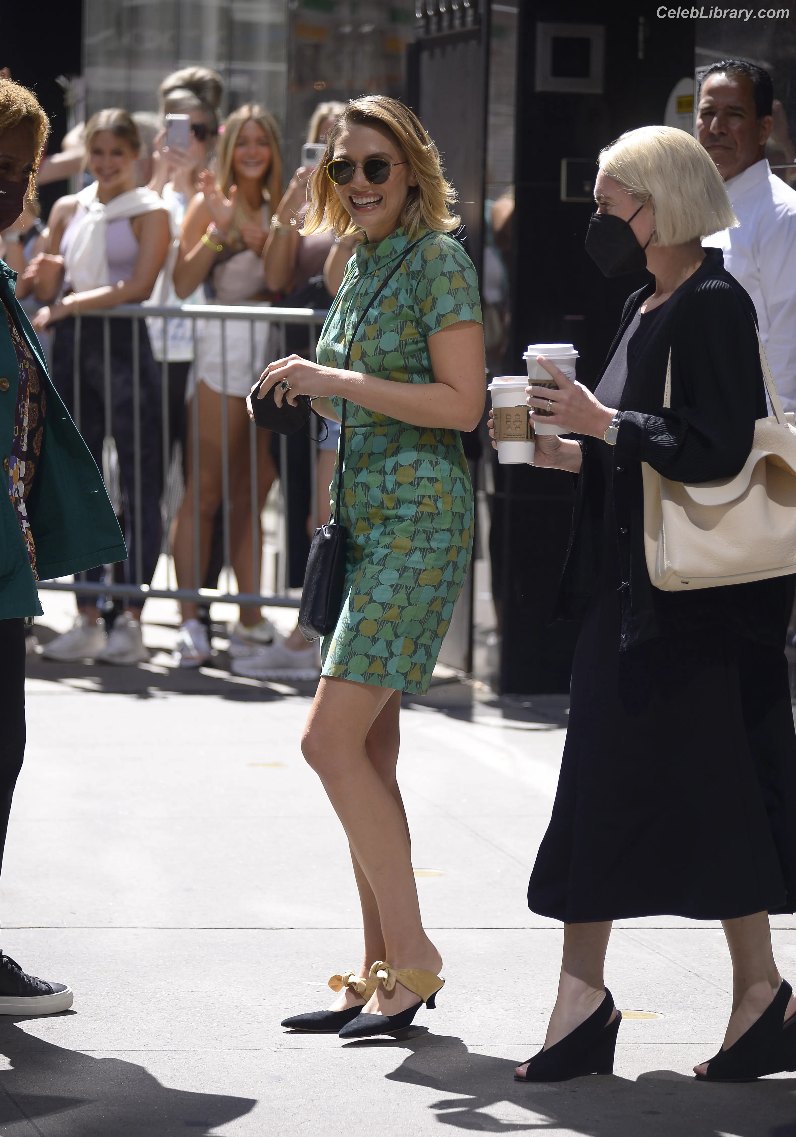 Elizabeth Olsen photo 23 of 2302