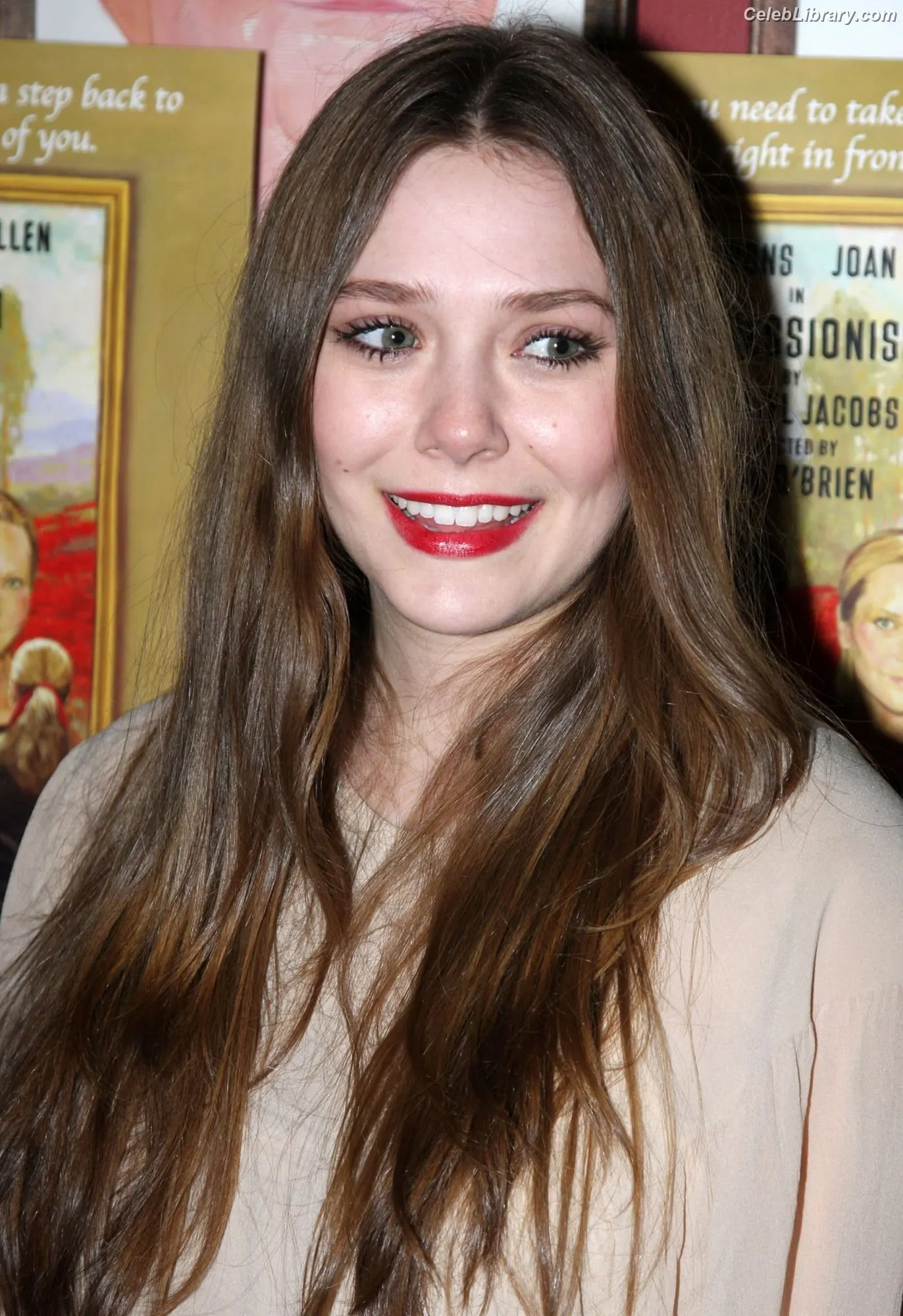 Elizabeth Olsen photo 10 of 2302