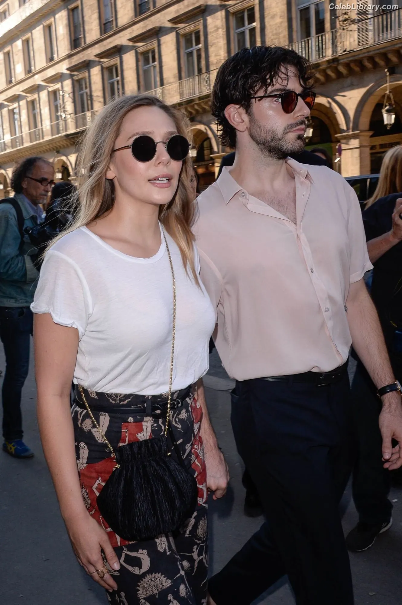 Elizabeth Olsen photo 16 of 2302