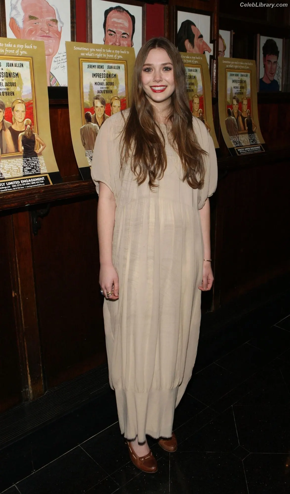 Elizabeth Olsen photo 19 of 2302