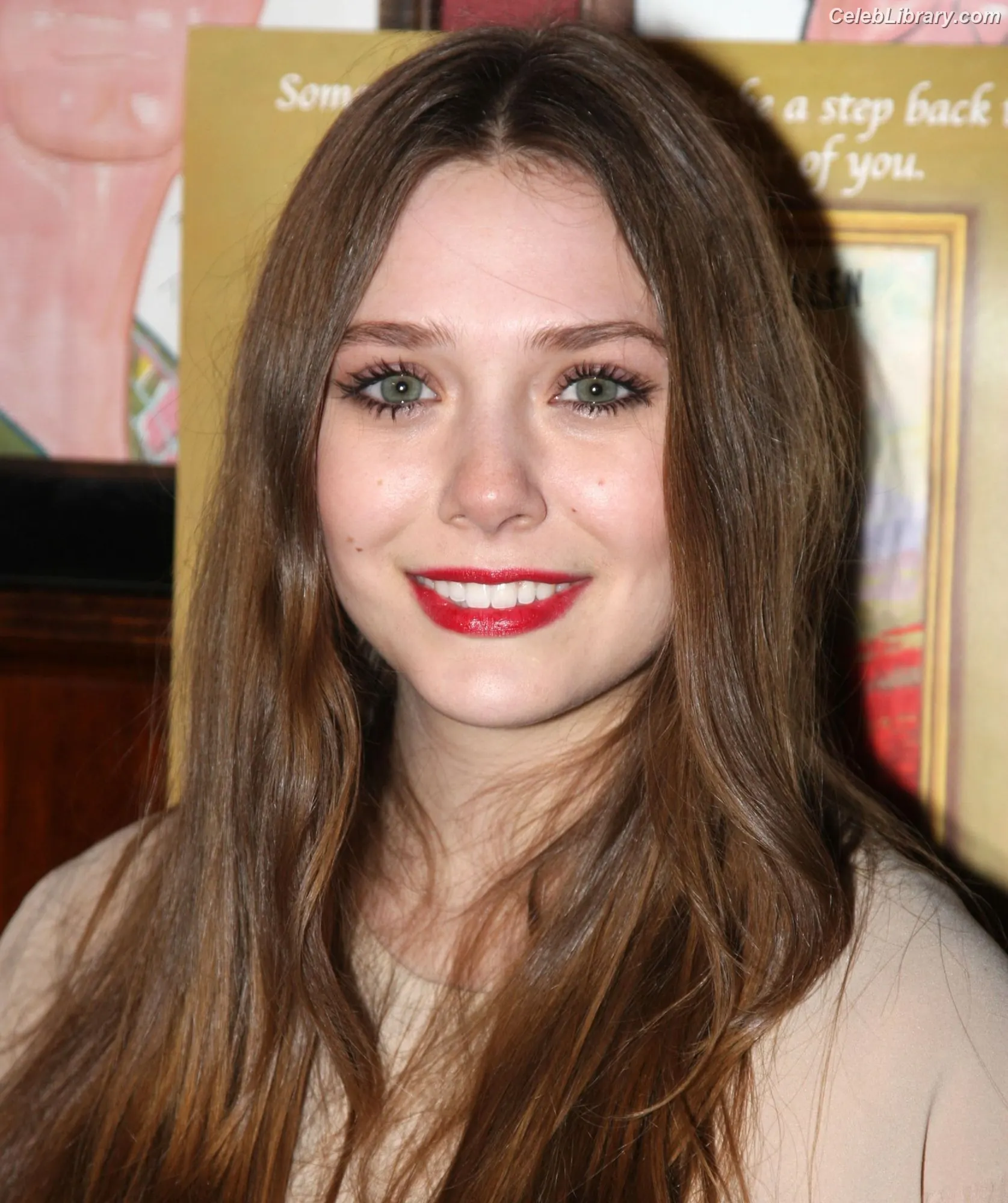 Elizabeth Olsen photo 12 of 2302