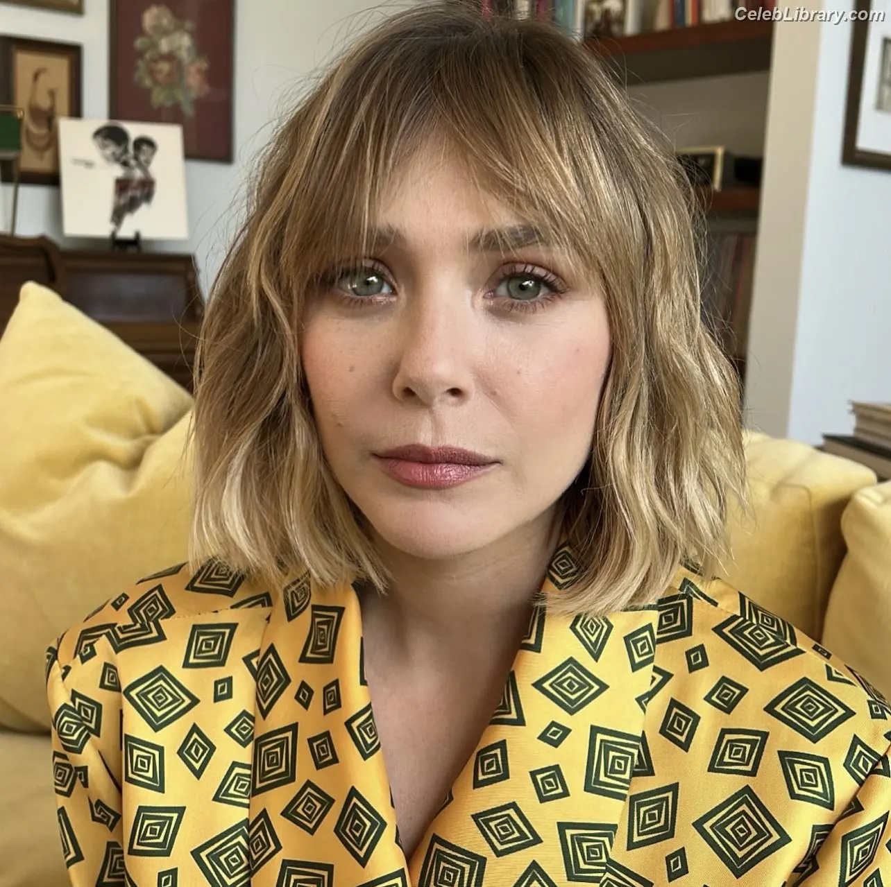 Elizabeth Olsen photo 19 of 2302