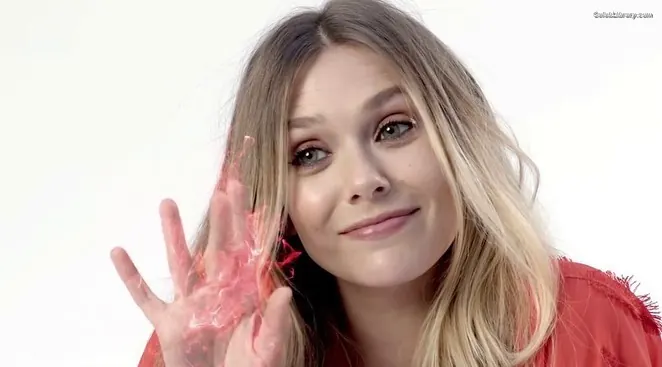 Elizabeth Olsen photo 8 of 2302