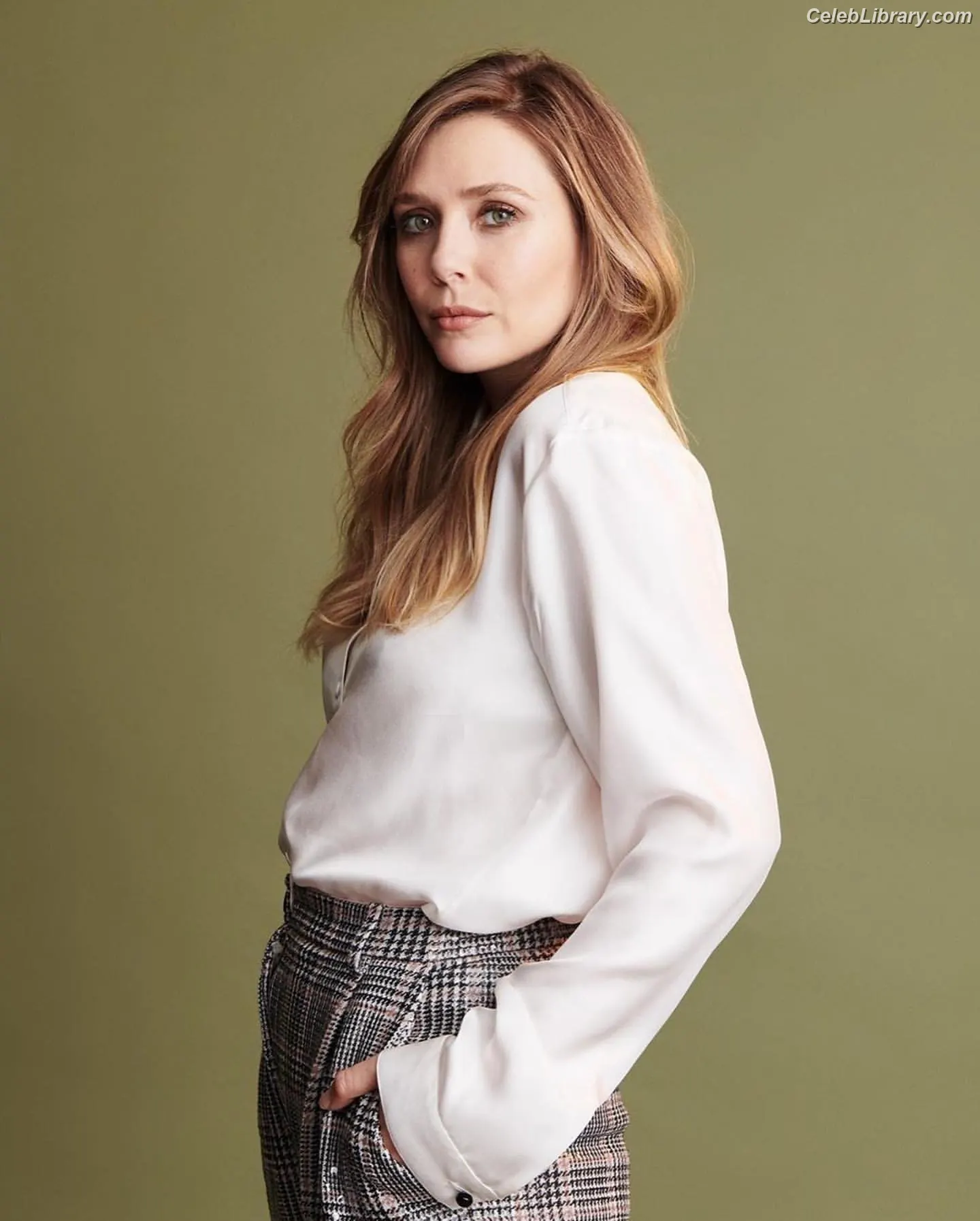Elizabeth Olsen photo 15 of 2302