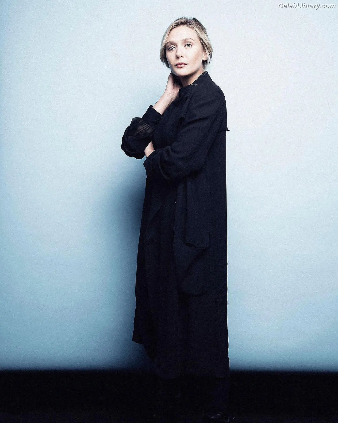 Elizabeth Olsen photo 16 of 2302