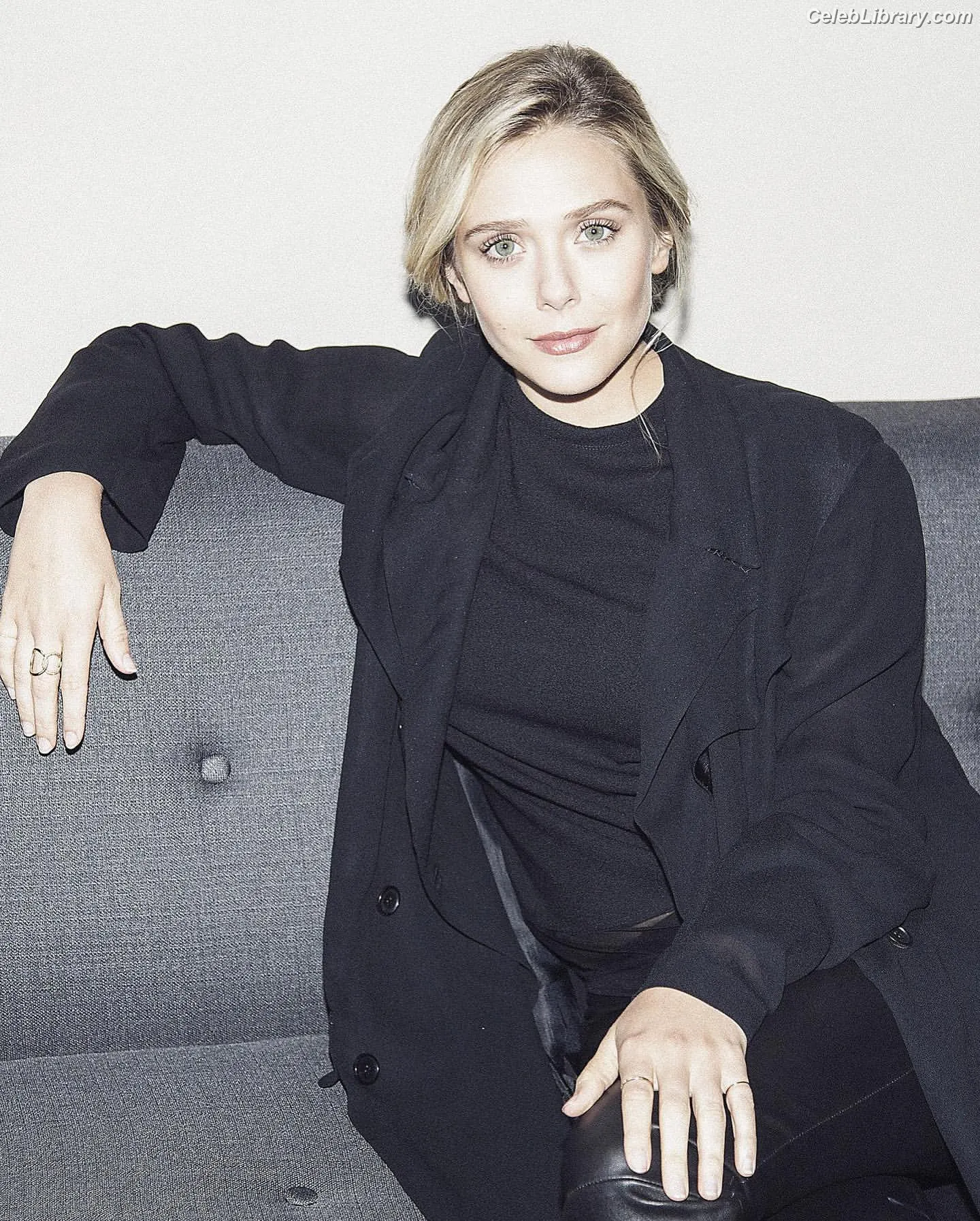 Elizabeth Olsen photo 22 of 2302