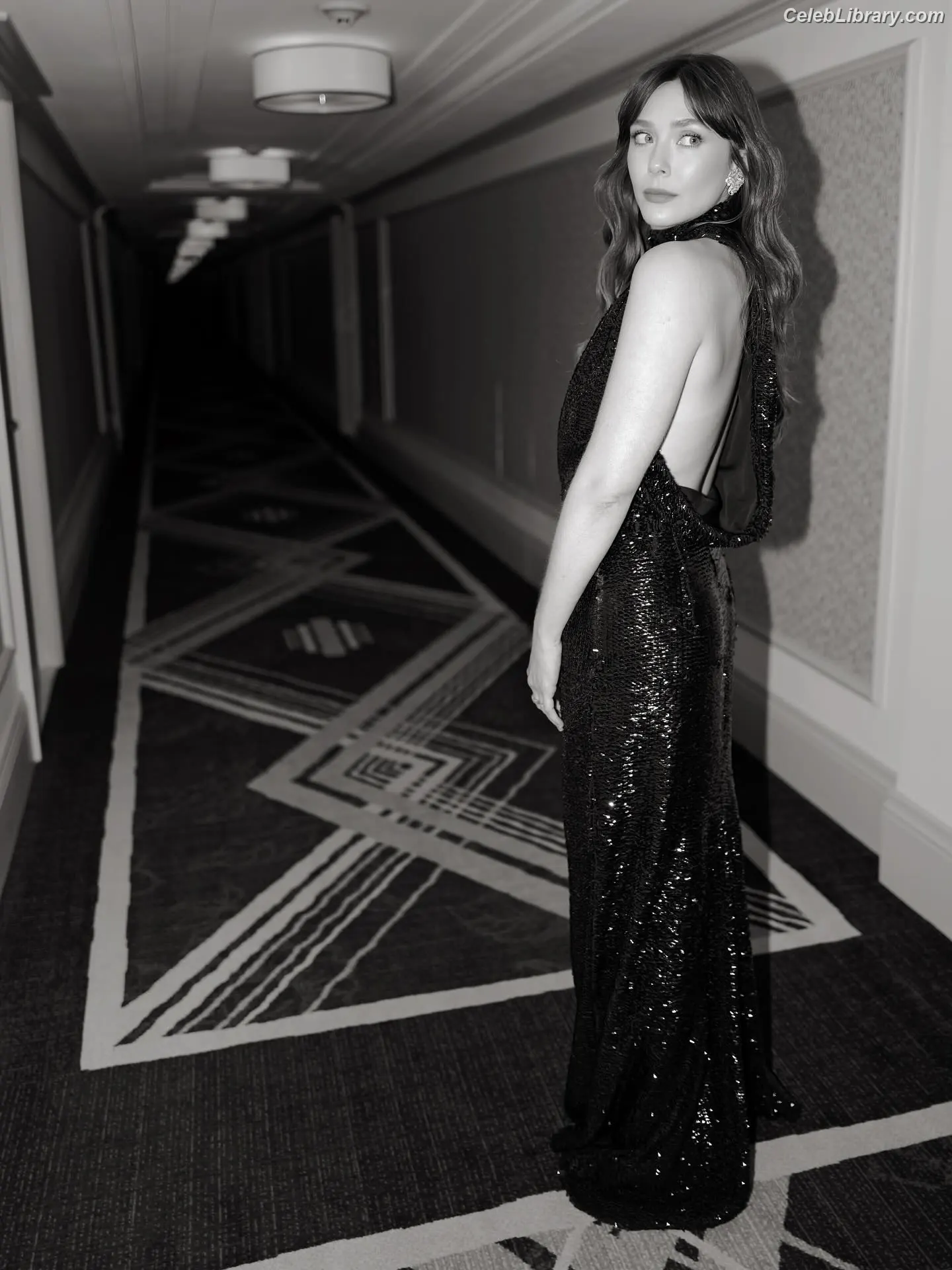 Elizabeth Olsen photo 16 of 2302