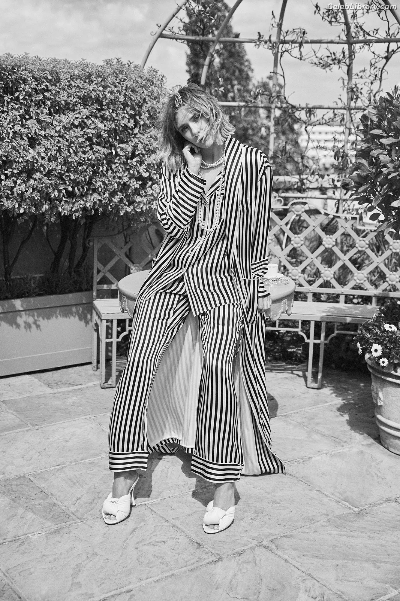 Elizabeth Olsen photo 13 of 2302