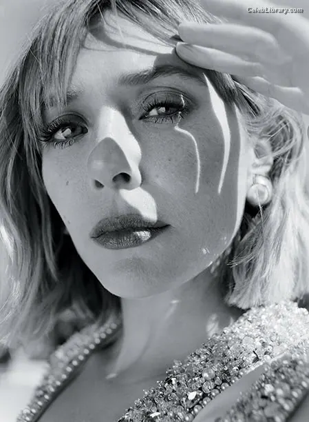 Elizabeth Olsen photo 22 of 2302