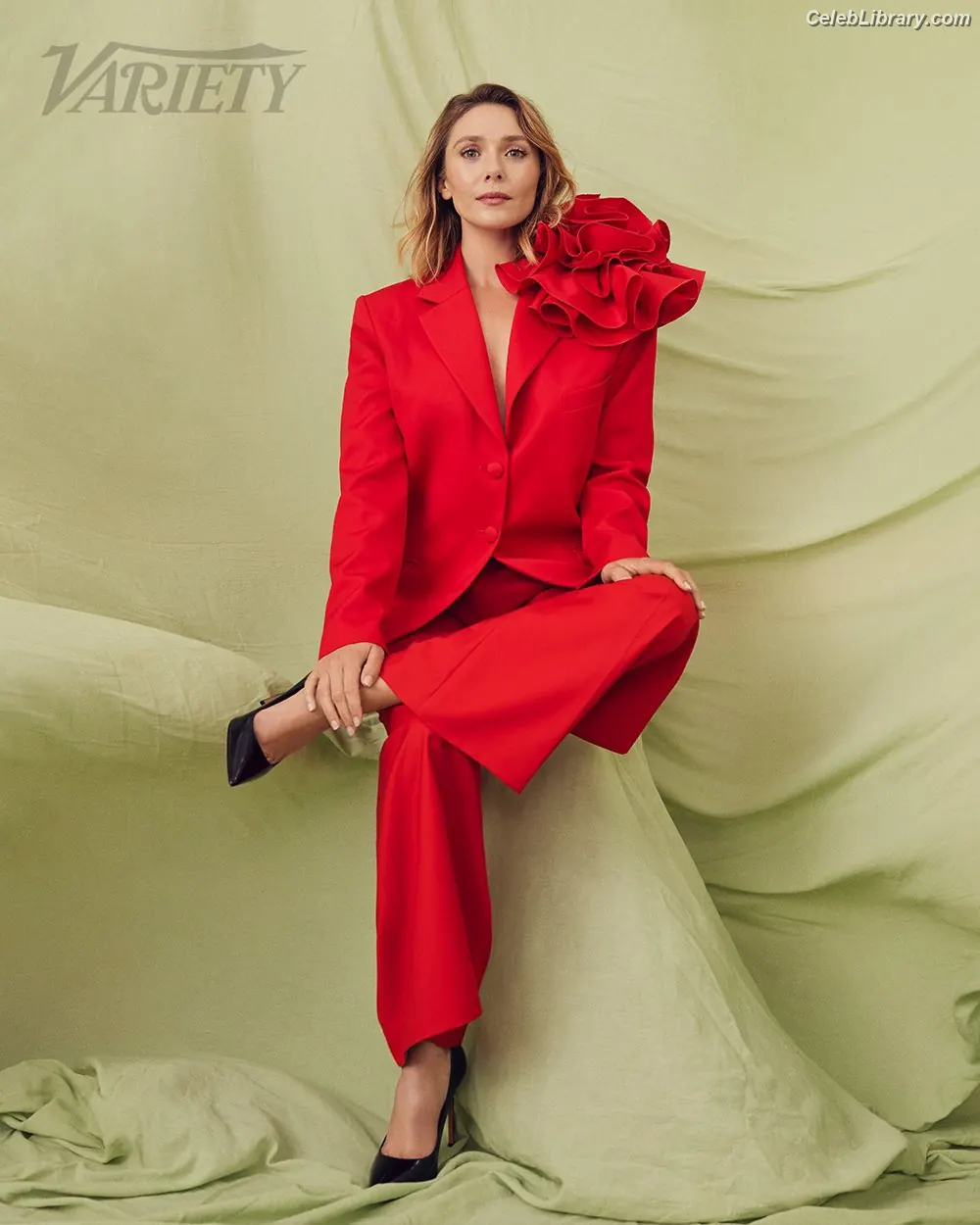 Elizabeth Olsen photo 8 of 2302