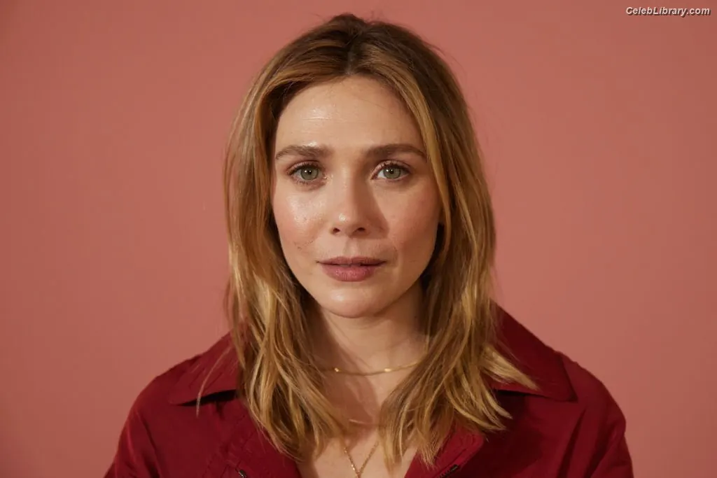 Elizabeth Olsen photo 3 of 2302