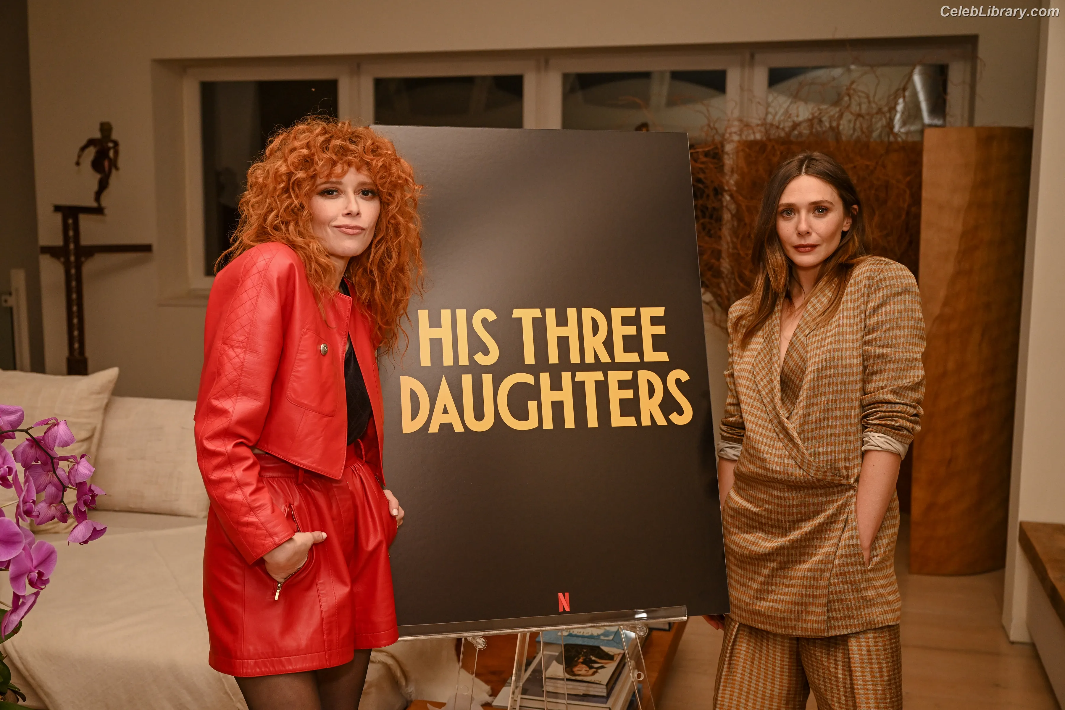 Elizabeth Olsen photo 19 of 2302