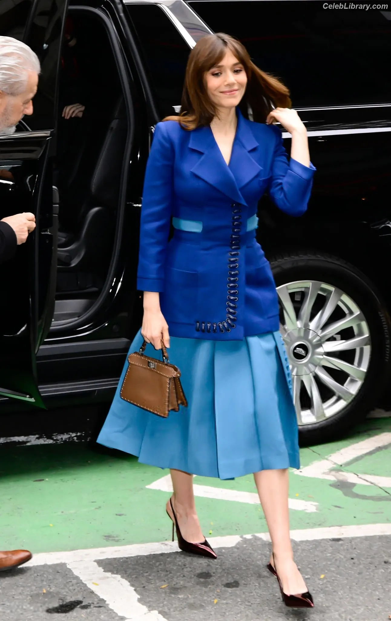 Elizabeth Olsen photo 16 of 2302