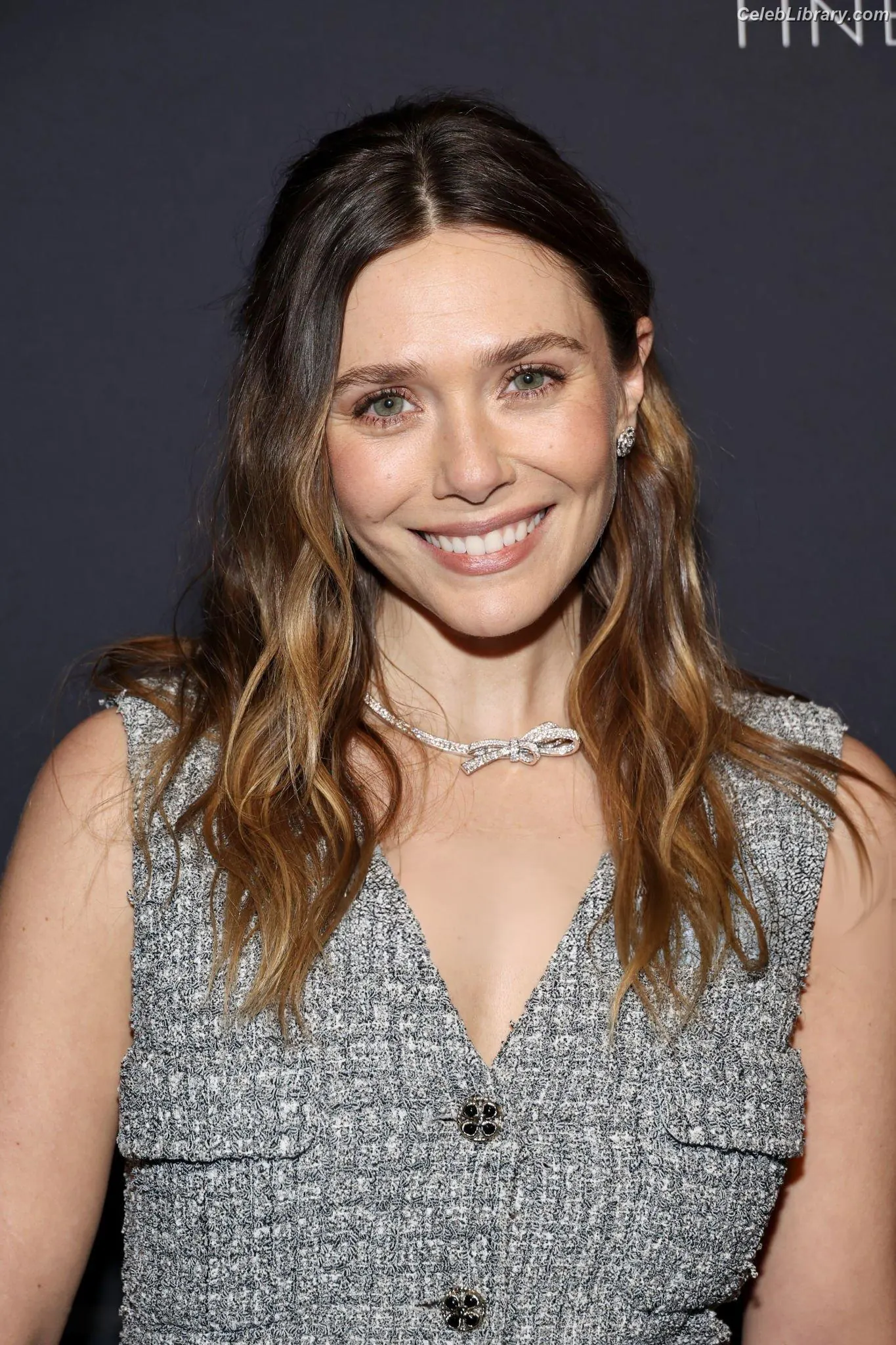 Elizabeth Olsen photo 13 of 2302