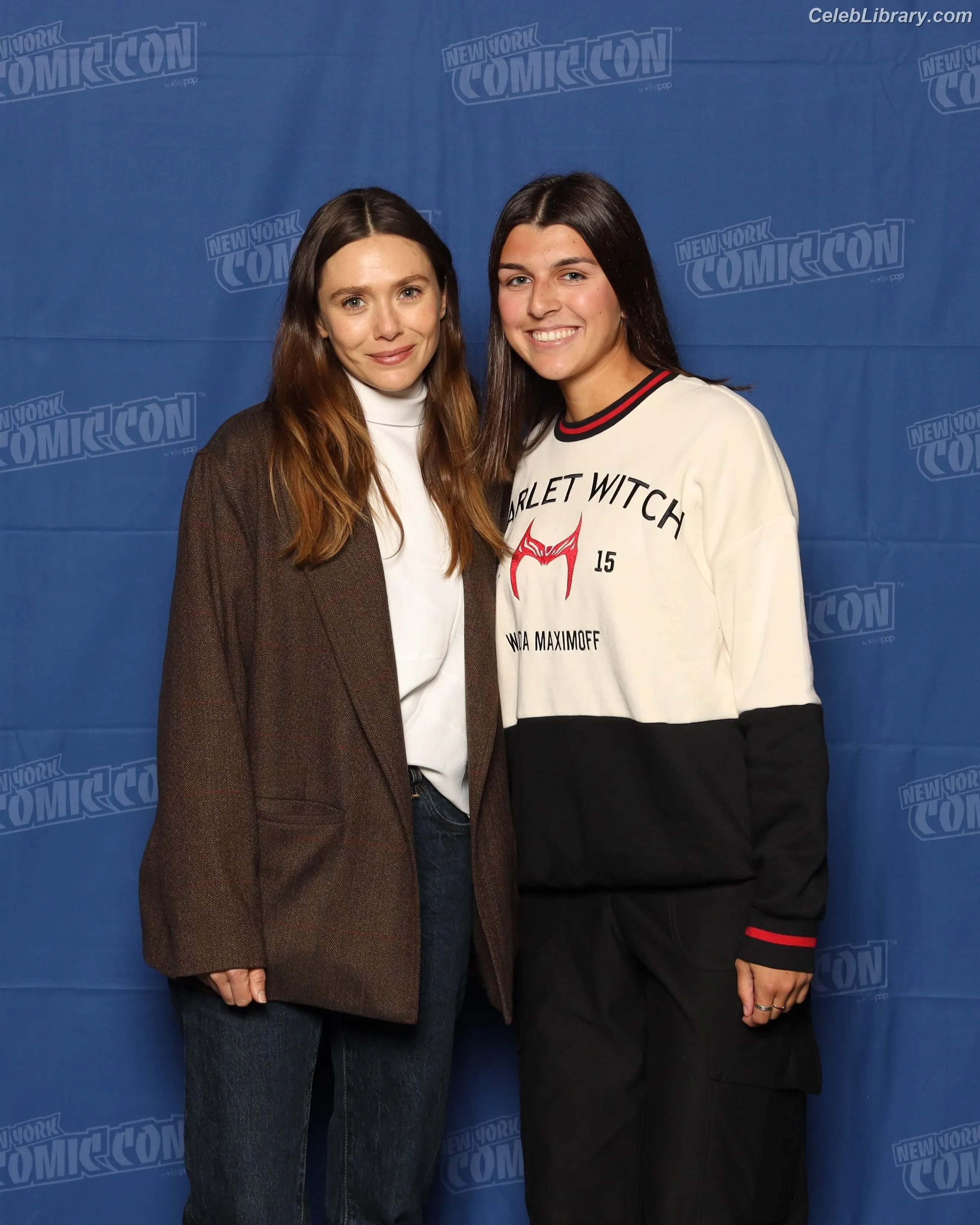 Elizabeth Olsen photo 19 of 2302