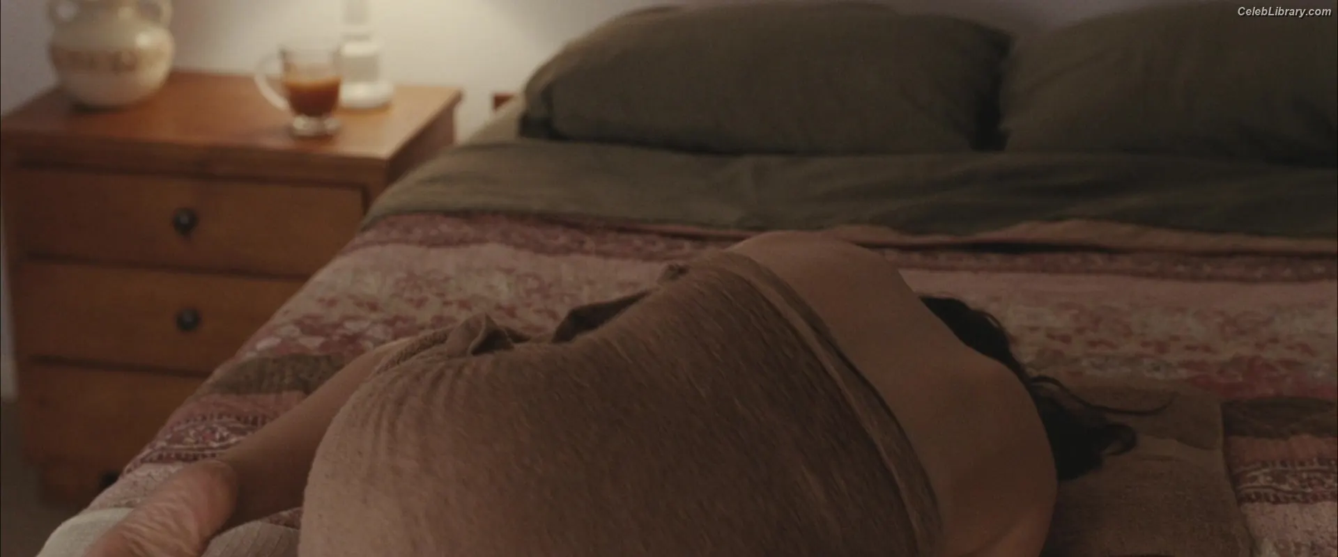 Elizabeth Olsen photo 5 of 2302
