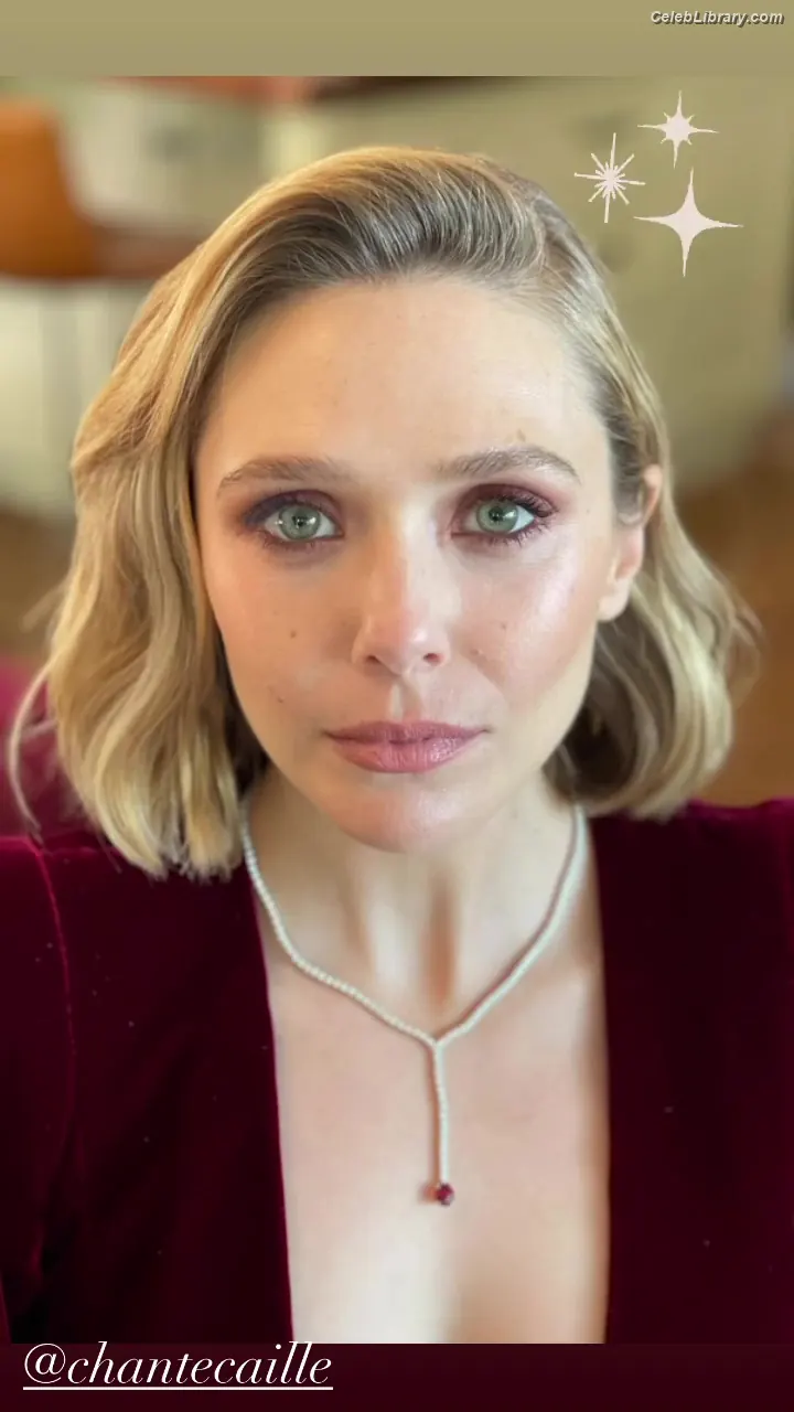 Elizabeth Olsen photo 11 of 2302