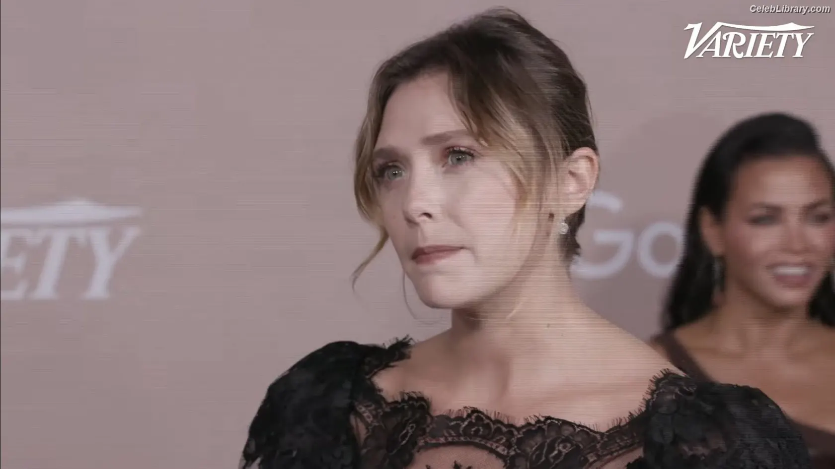 Elizabeth Olsen photo 12 of 2302