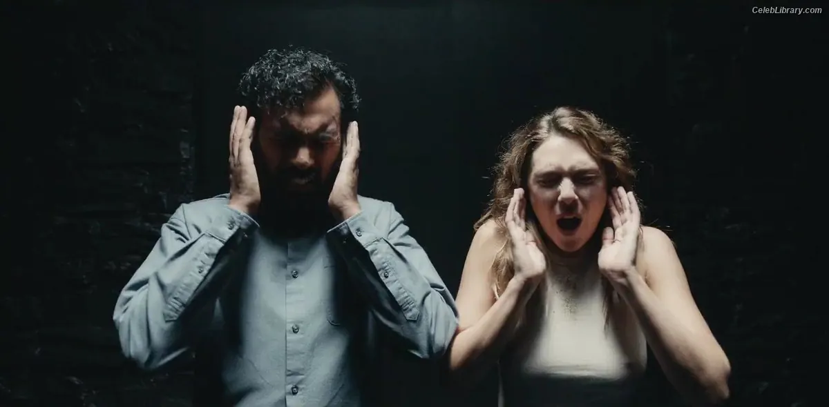 Elizabeth Olsen photo 20 of 2302