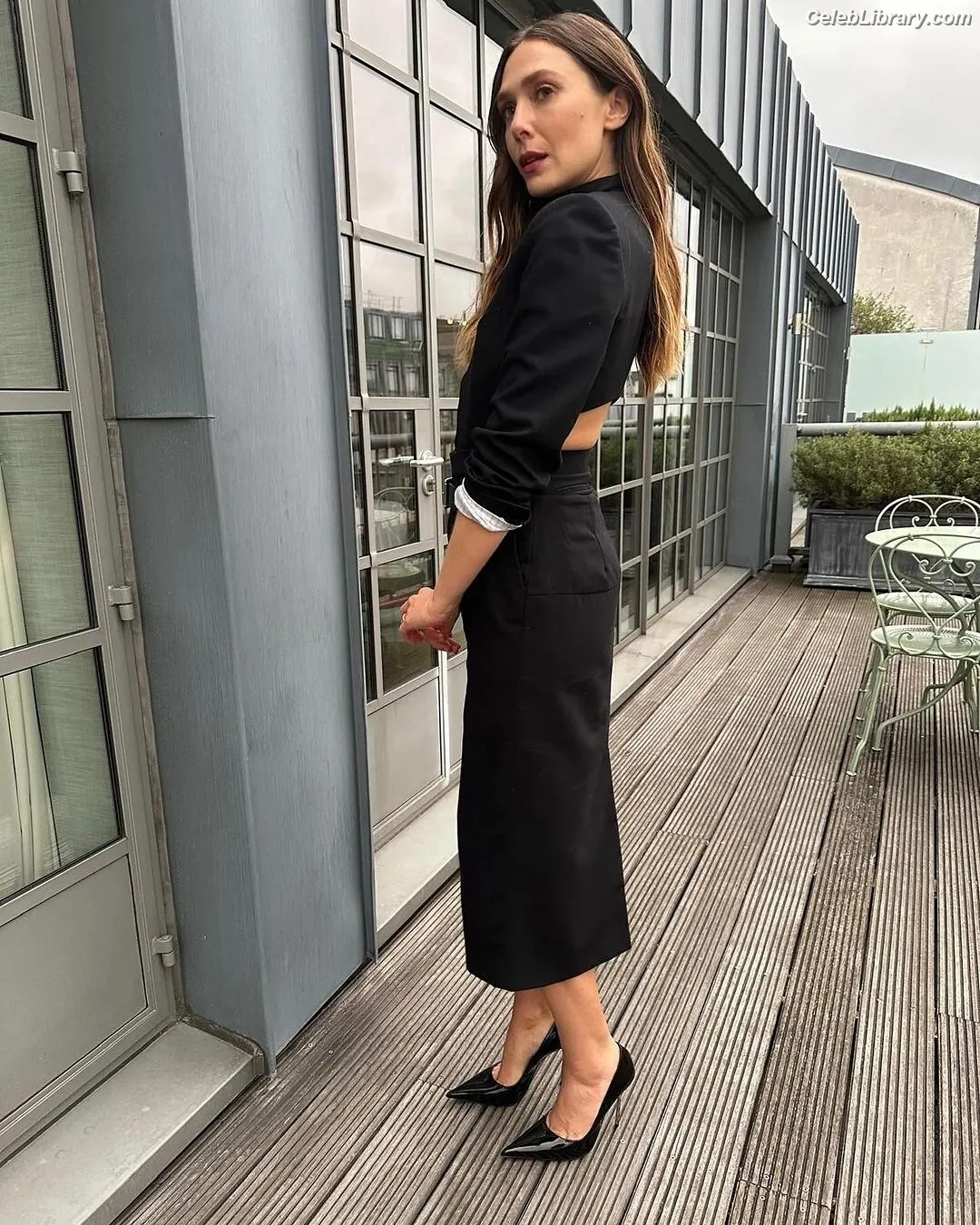 Elizabeth Olsen photo 3 of 2302