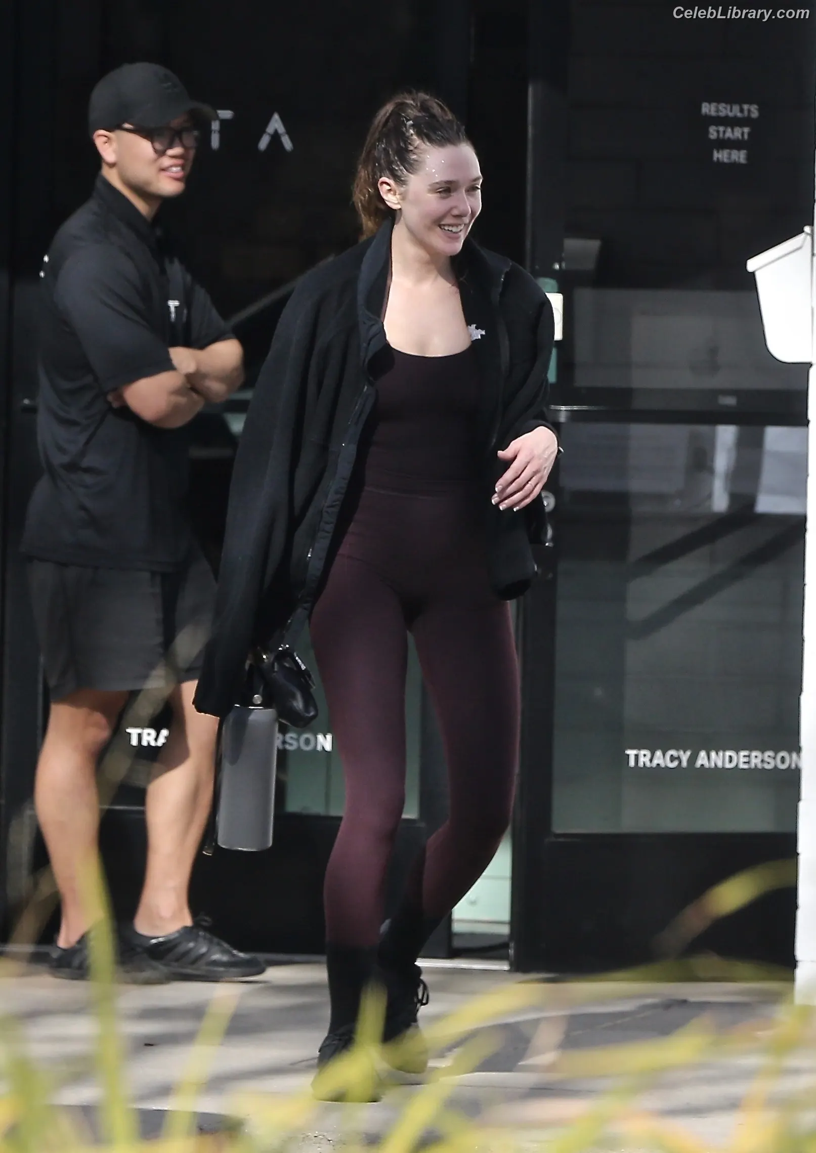 Elizabeth Olsen photo 12 of 2302