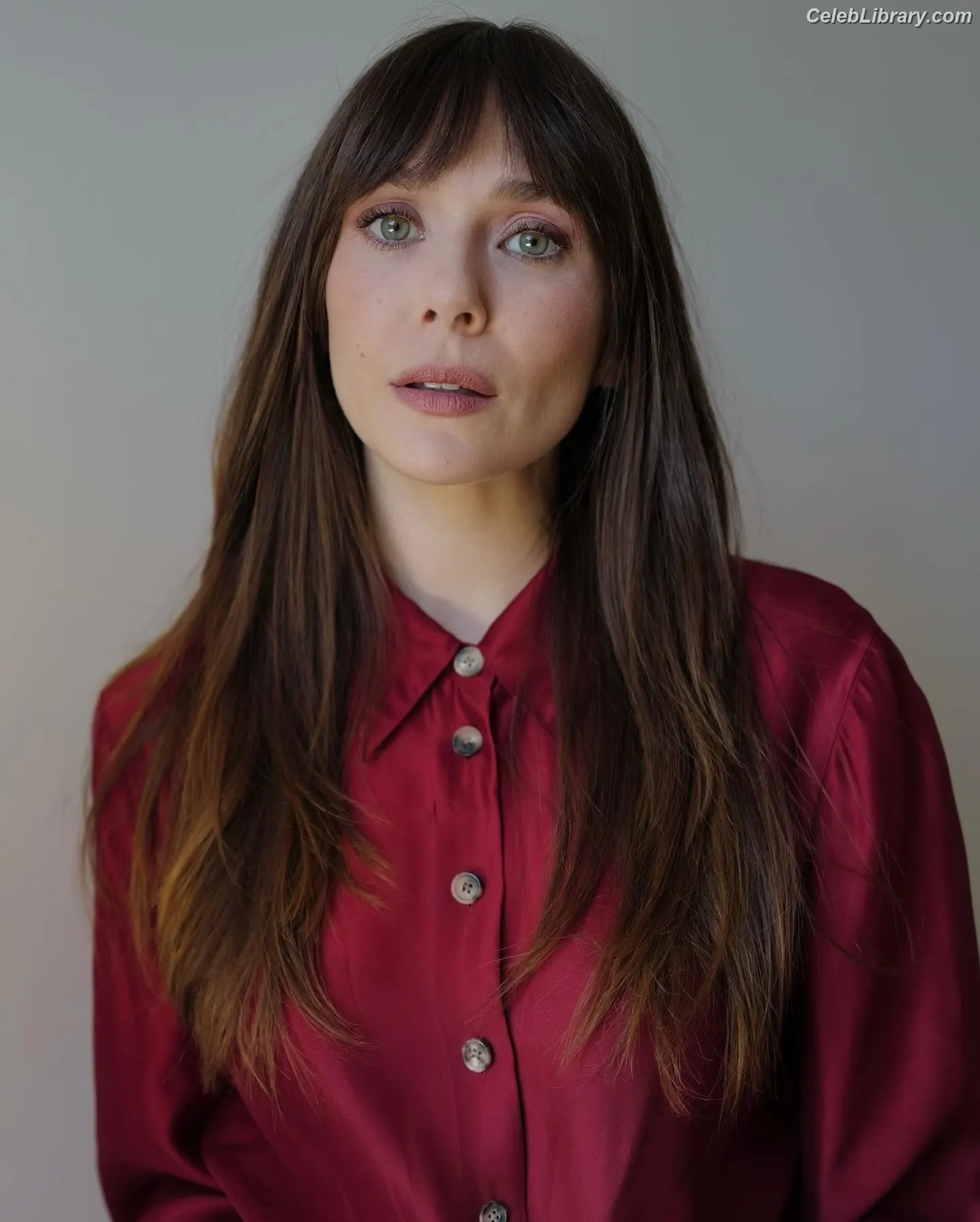 Elizabeth Olsen photo 20 of 2302