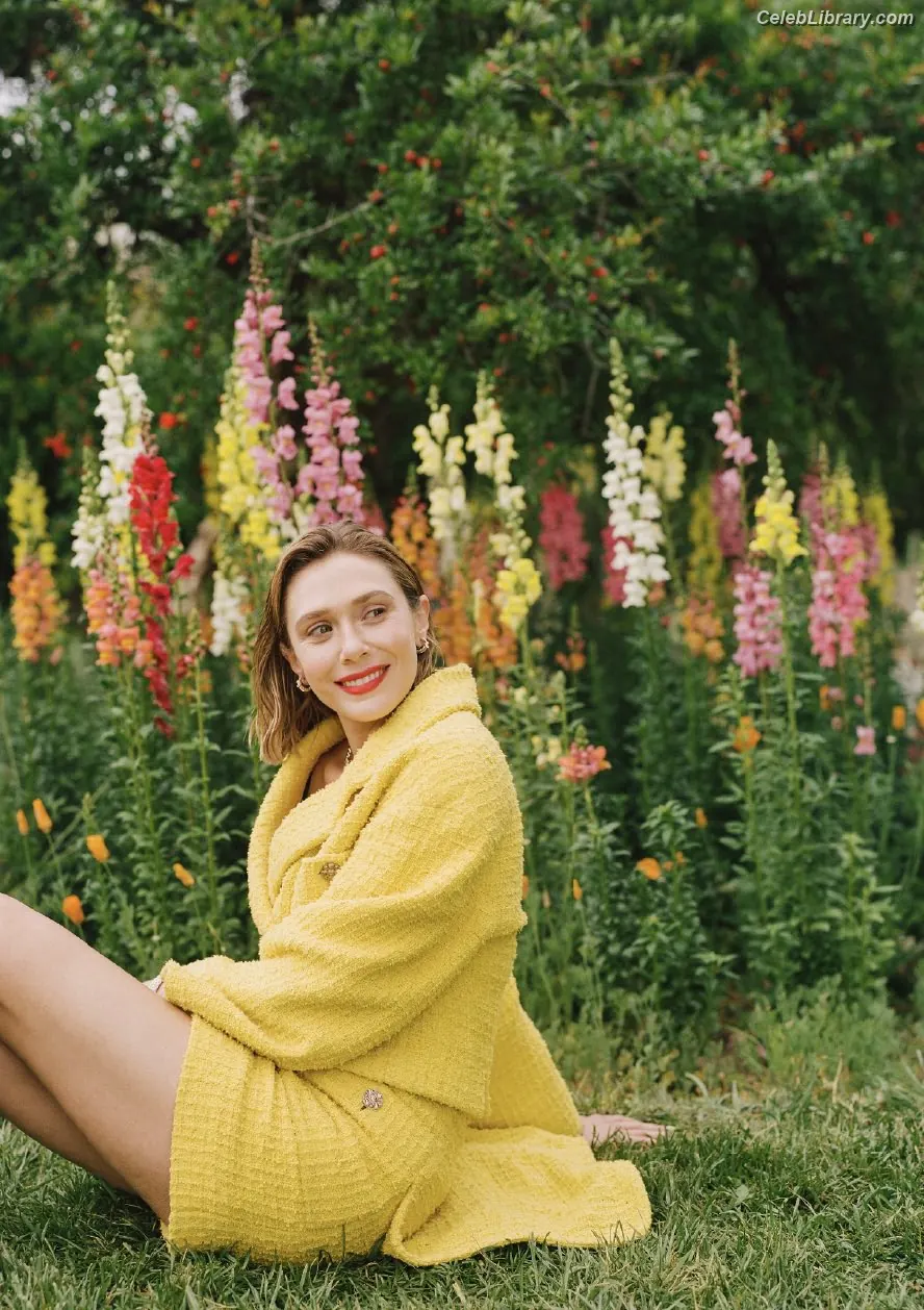 Elizabeth Olsen photo 14 of 2302