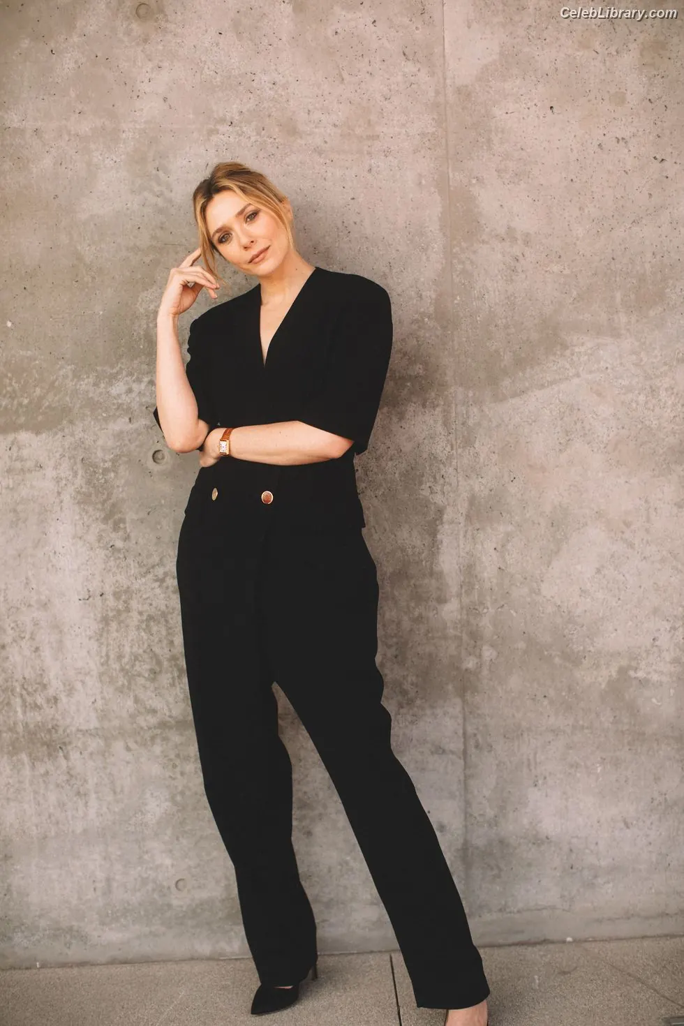 Elizabeth Olsen photo 6 of 2302