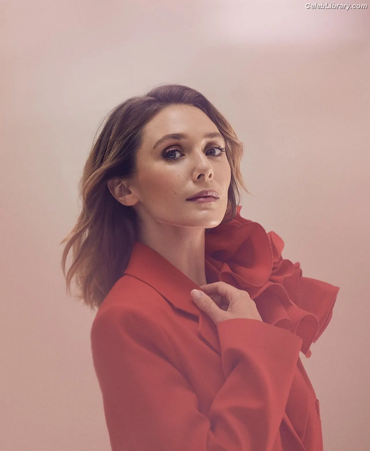 Elizabeth Olsen photo 9 of 2302