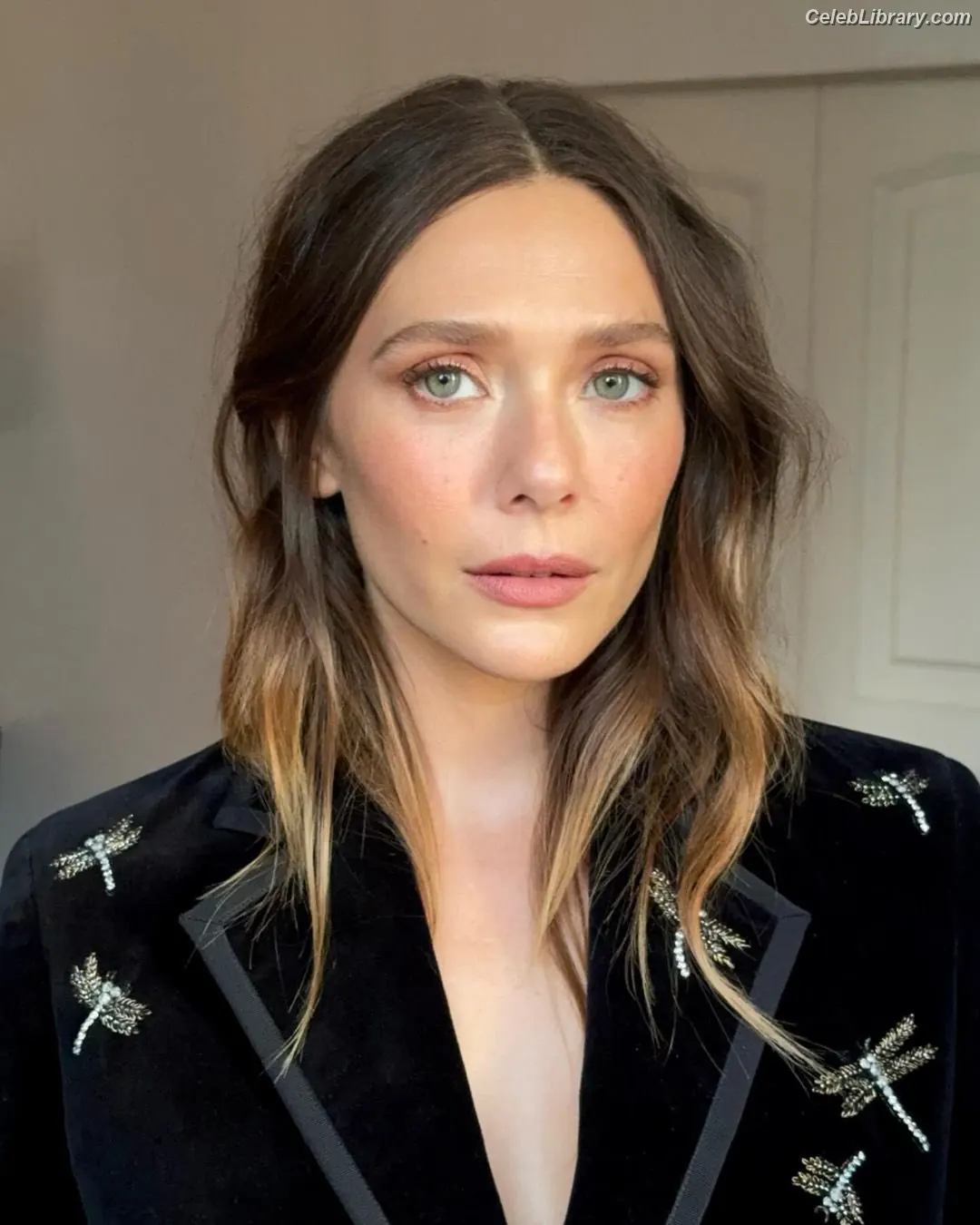Elizabeth Olsen photo 18 of 2302