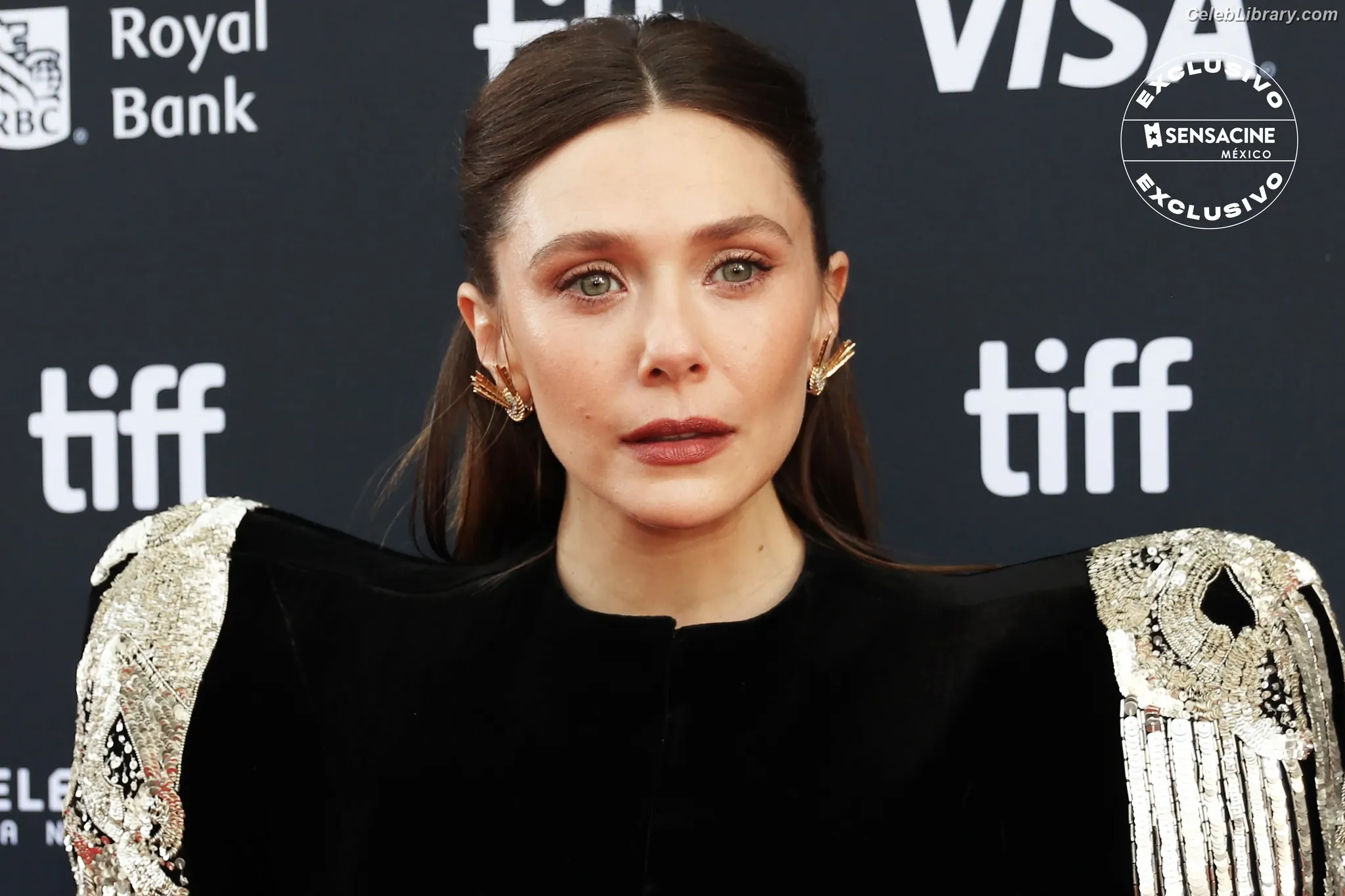 Elizabeth Olsen photo 23 of 2302