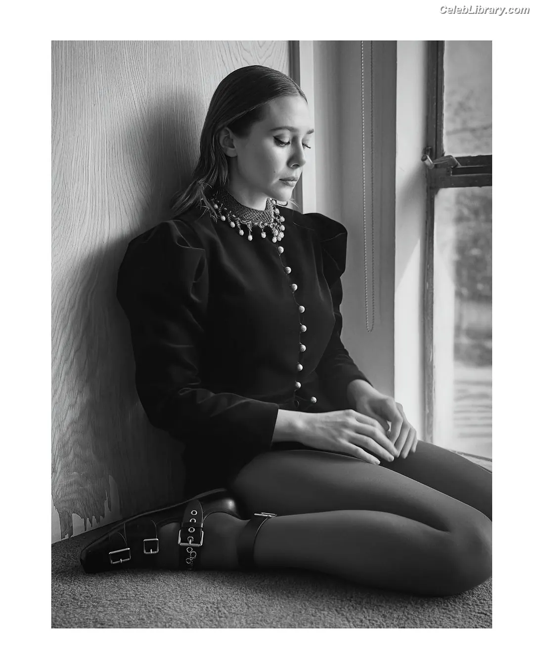Elizabeth Olsen photo 14 of 2302