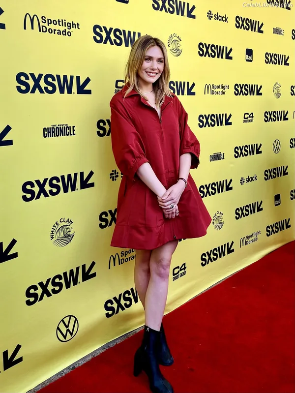 Elizabeth Olsen photo 7 of 2302