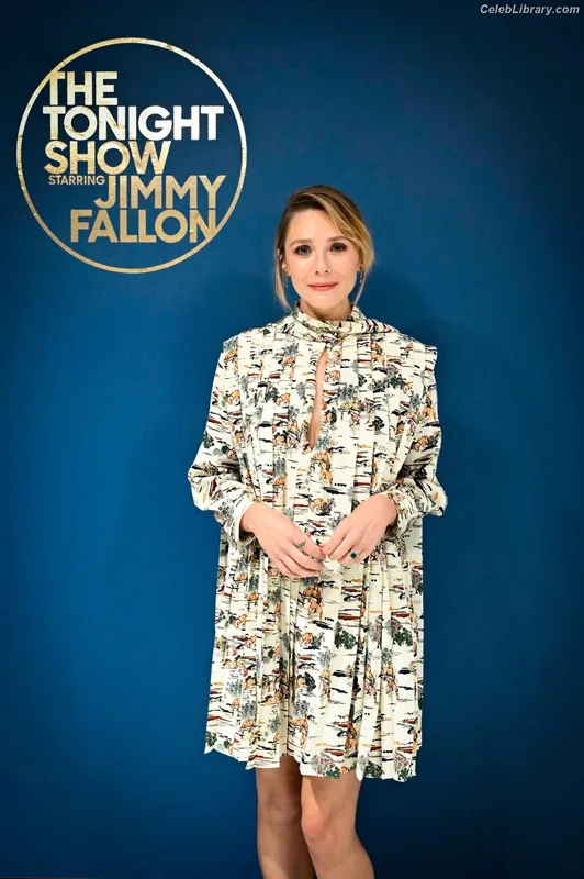 Elizabeth Olsen photo 15 of 2302