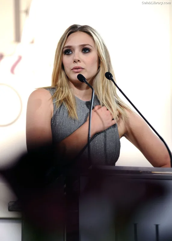 Elizabeth Olsen photo 5 of 2302