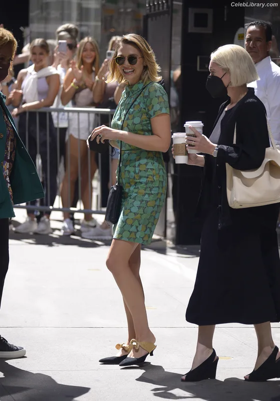 Elizabeth Olsen photo 23 of 2302