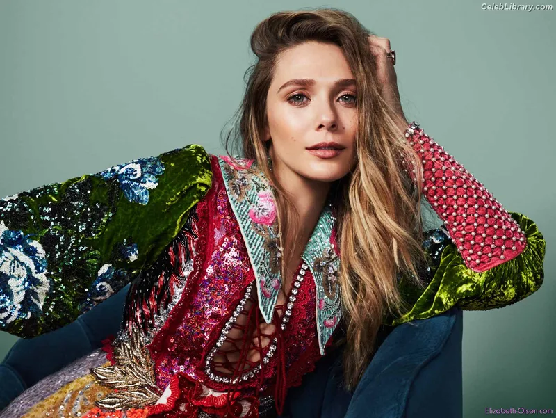 Elizabeth Olsen photo 9 of 2302