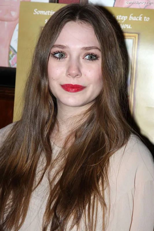 Elizabeth Olsen photo 13 of 2302